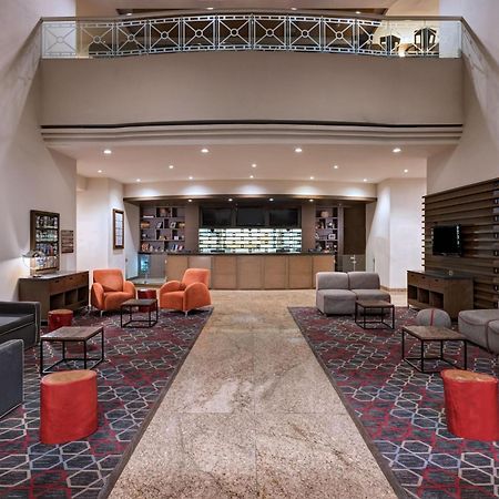 Four Points By Sheraton Galerias Monterrey Esterno foto The lobby of the hotel