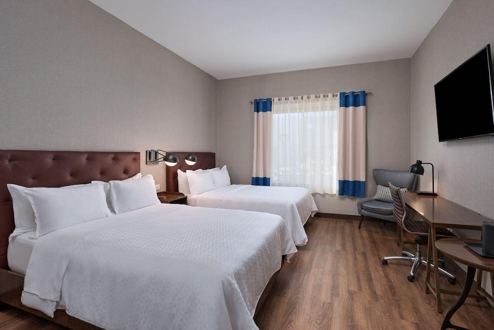 Four Points By Sheraton Galerias Monterrey Esterno foto A typical room at the Holiday Inn Express